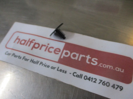 Ford Falcon/Laser Bonnet Insulator Retainer Clip New Part