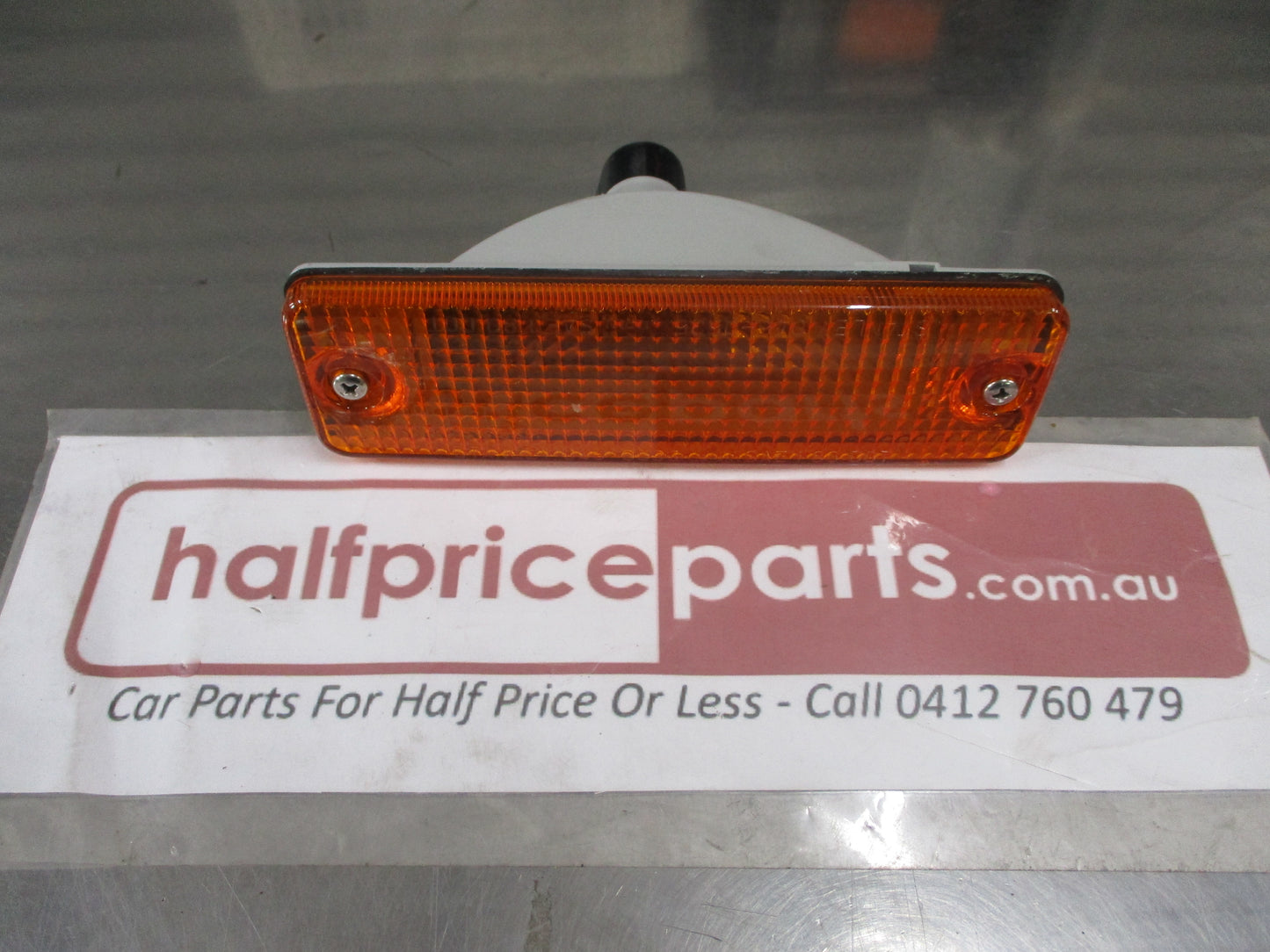 MAZDA E2000 VAN Genuine Left Hand Front Bar Indicator Assembly New Part