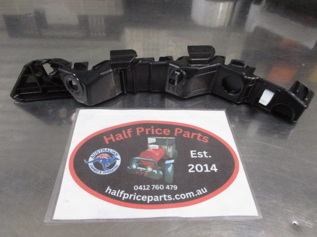 Kia Sportage Genuine Right Hand Front Bumper Side Bracket New Part