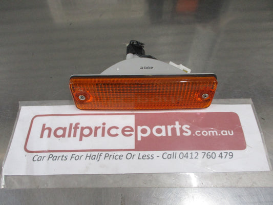 MAZDA E2000 VAN Genuine Right Hand Front Bar Indicator Assembly New Part