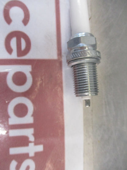 Champion Platinum Spark Plug Suits Land Rover Discovery/Mazda 2 New Part