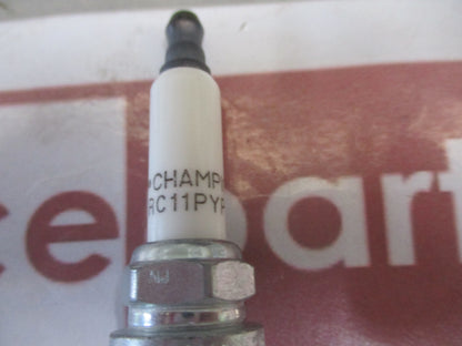 Champion Platinum Spark Plug Suits Land Rover Discovery/Mazda 2 New Part