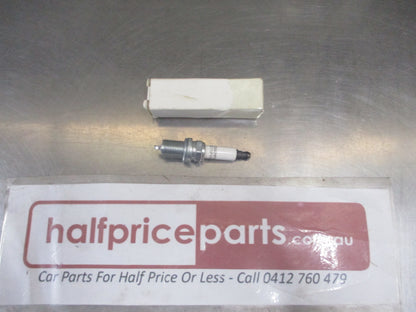 Champion Platinum Spark Plug Suits Land Rover Discovery/Mazda 2 New Part