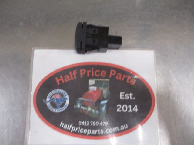 Honda CR-V Genuine Aux In Jack Assy Center Console New Part
