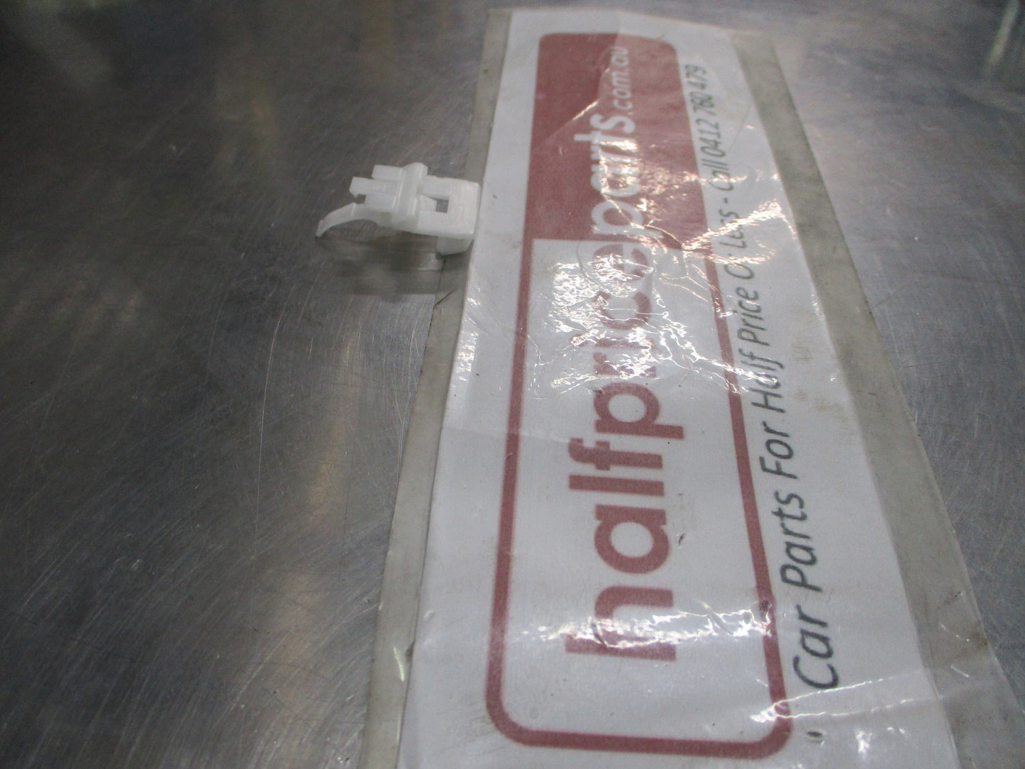 Mazda 626 Genuine Clip-A Beltline Moulding Clip New Part