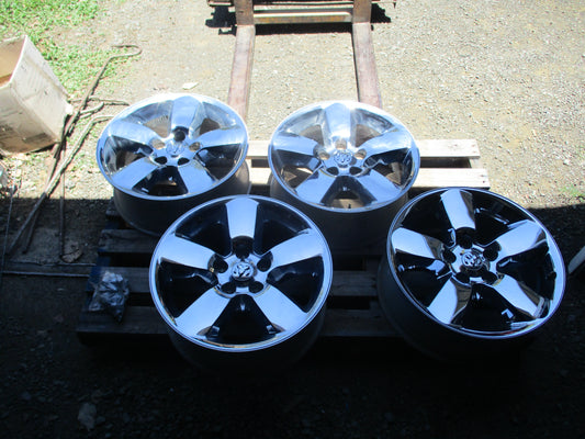 Dodge Ram 1500 Genuine Chrome Wheels Set Of 4 W/ Hub Cabs And Nuts New Part
