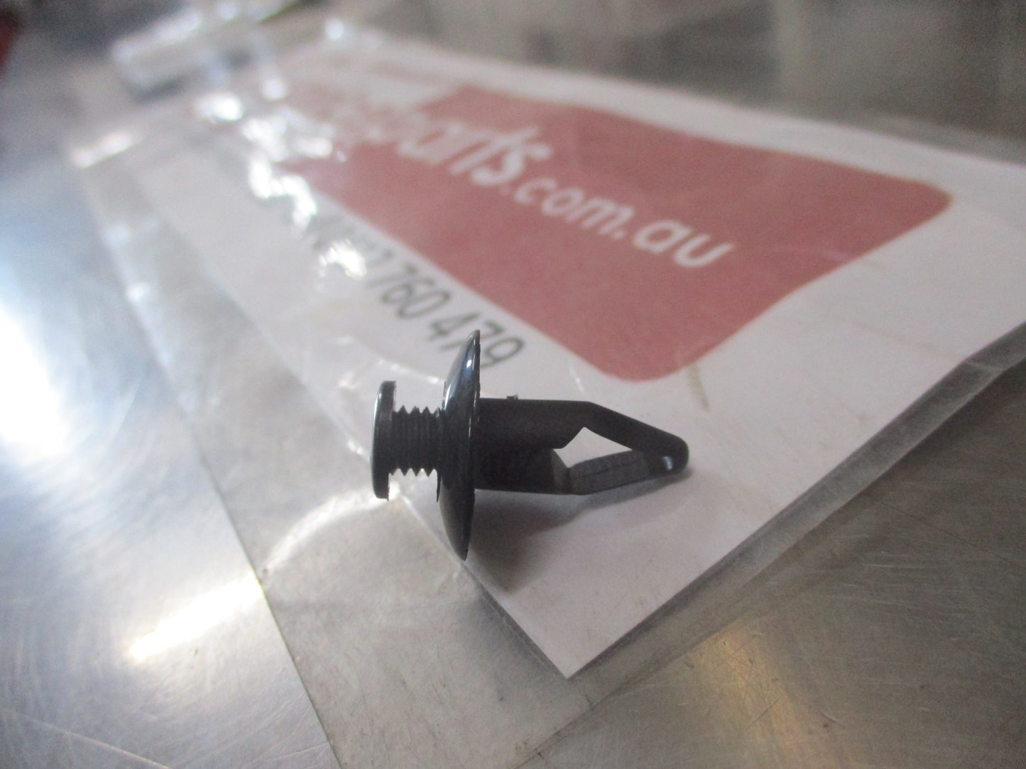 Mazda CX-7/5/6/3/MPV/626/323 Genuine Guard Liner Fastener Clip New Part