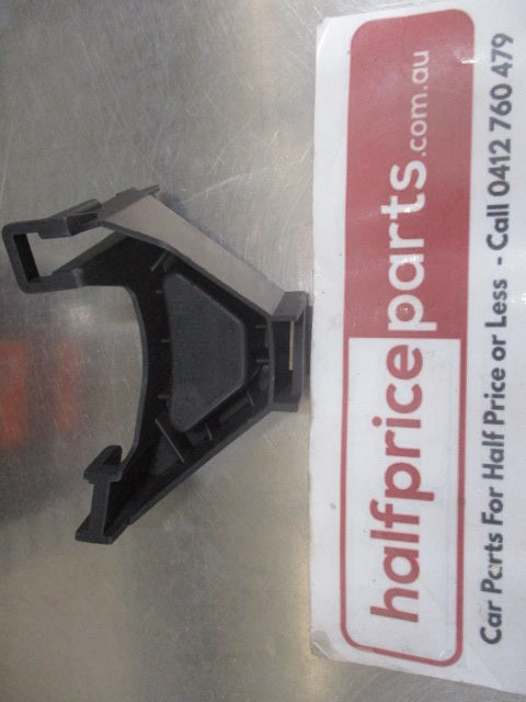 Ford Focus Genuine Right Hand Front Bumper Spacer New Part