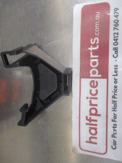 Ford Focus Genuine Right Hand Front Bumper Spacer New Part