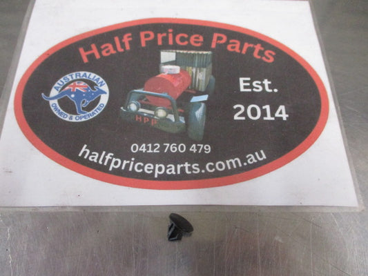 Kia Carnival Genuine Front Weather Strip Retainer Rivet New Part