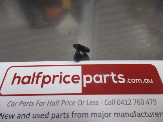 Kia Carnival Genuine Front Weather Strip Retainer Rivet New Part