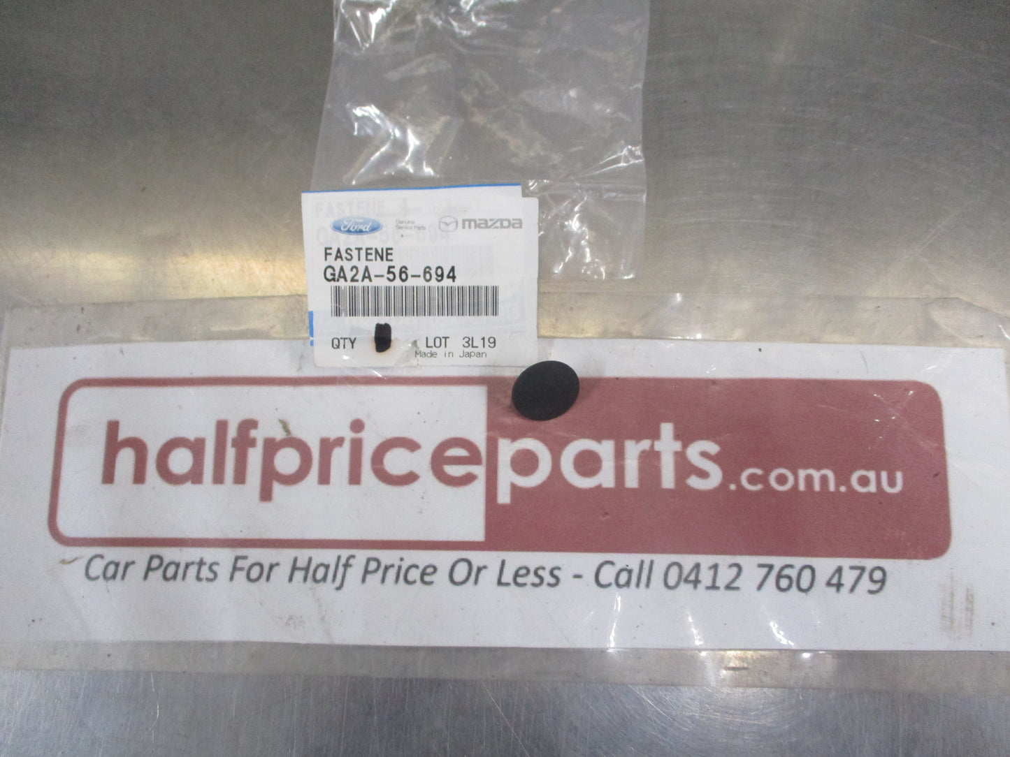 Mazda 3/5/6/MX-5/RX-7/626/Protege/MX-6/MPV Genuine Bonnet Insulation Clip New Part