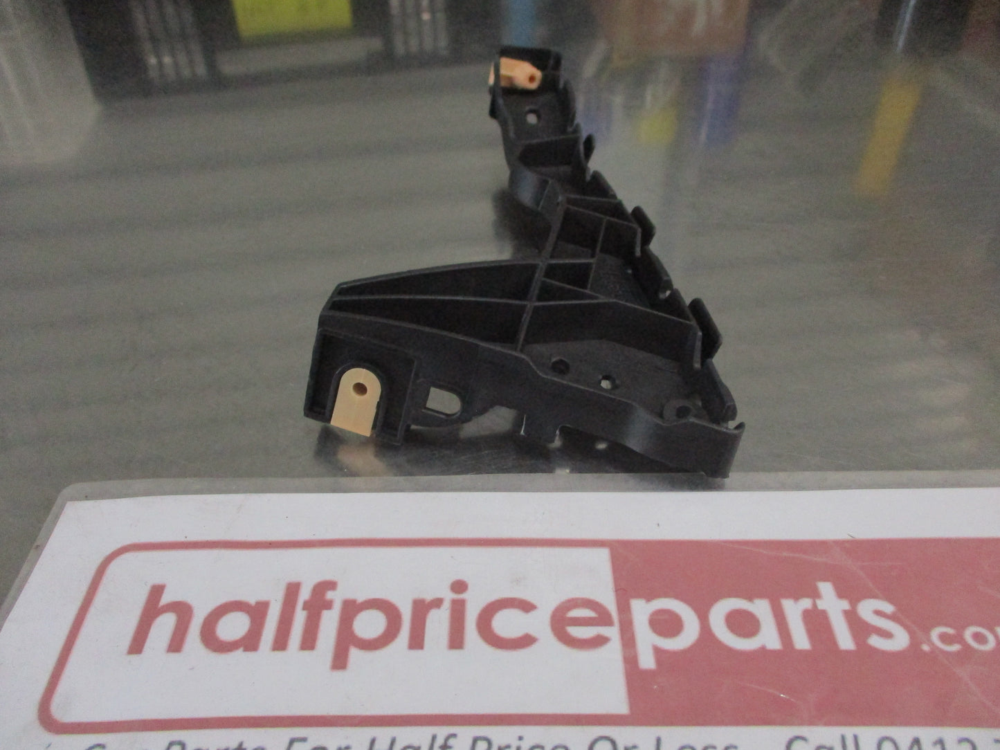Holden Astra-H Genuine Right Hand Front Bumper Fascia Bracket New Part