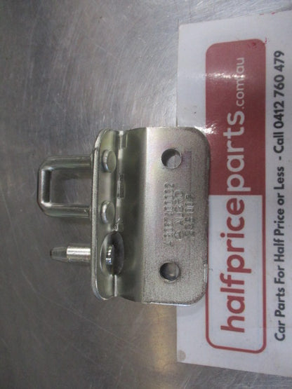 Mercedes Benz Sprinter 2500/3500 Genuine Left Hand Bottom Rear Door Striker Catch  New Part