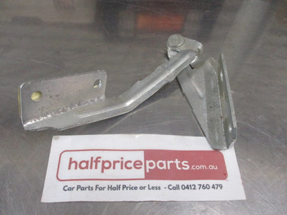 Ford Focus Genuine Right Hand Front Bonnet Hinge New Part