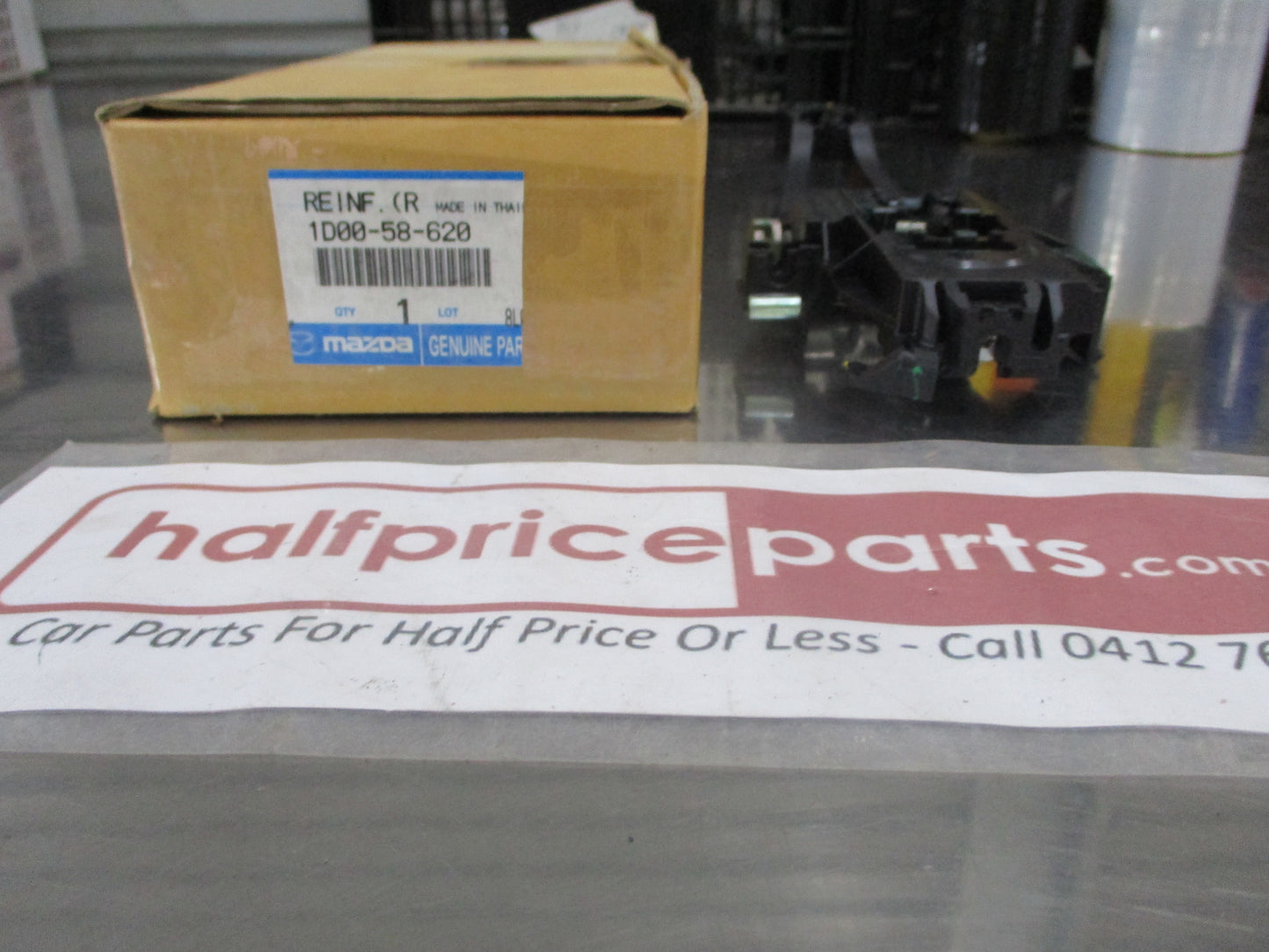 Mazda BT-50 UR Genuine Right Hand Front Door Handle Retainer New Part