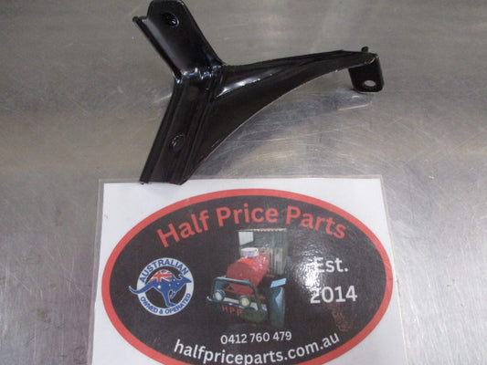 Hyundai Elantra Genuine Bumper Cover Bracket New Part