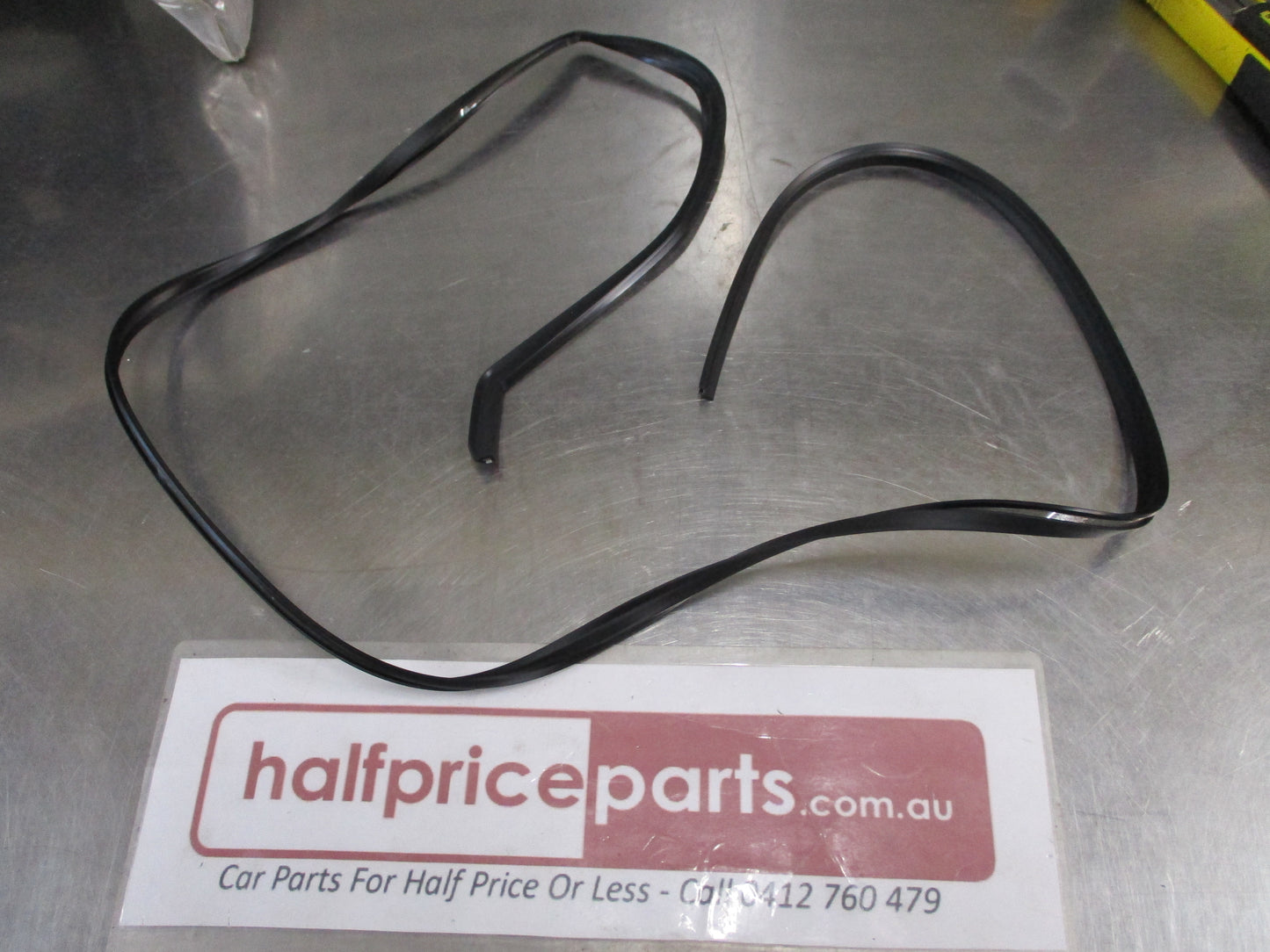 Nissan NP300 Genuine Rear Passenger Side Flare Seal New Part