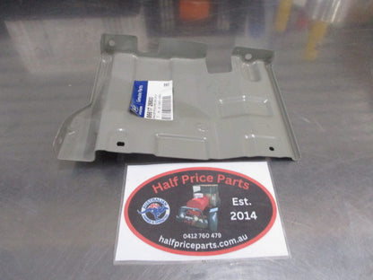 Hyundai Santa Fe Genuine Left Hand Rear Lower Bumper Bracket New Part