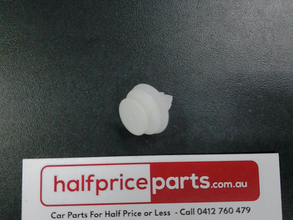 Holden RG Colorado/7/RG Trail Blazer Genuine Retainer Clip New Part