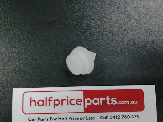 Holden RG Colorado/7/RG Trail Blazer Genuine Retainer Clip New Part