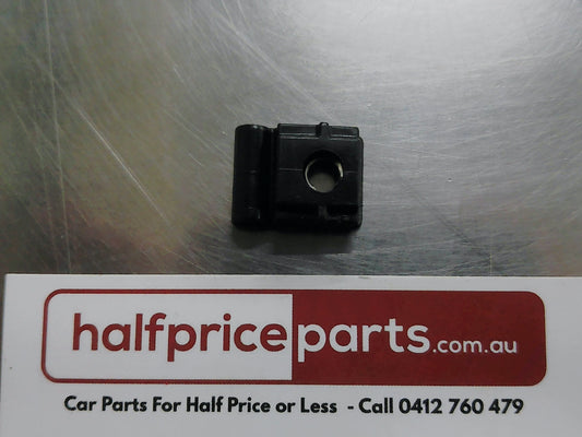 Holden RC Colorado/Frontera/RA Rodeo Genuine Mud Guard Lock Nut/Speed Nut New Part
