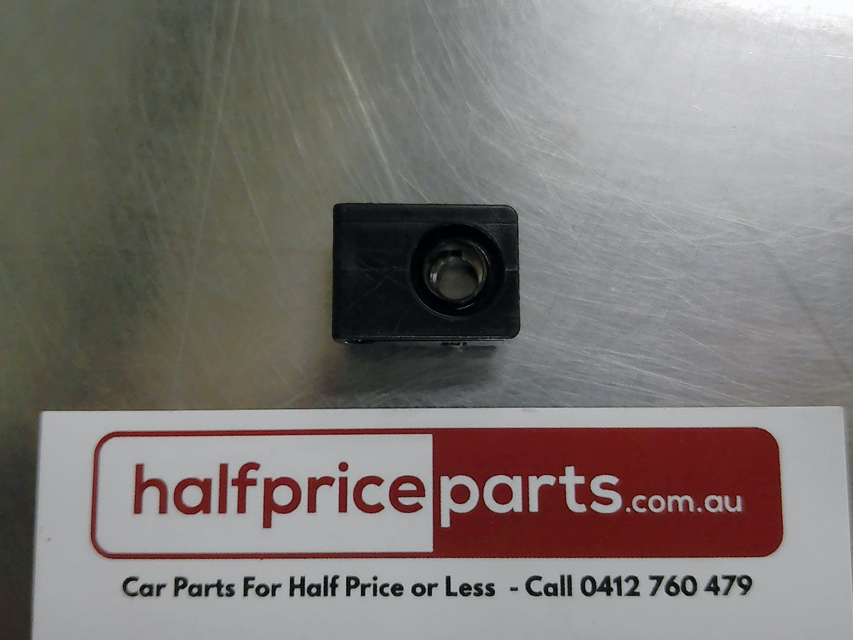 Holden RC Colorado/Frontera/RA Rodeo Genuine Mud Guard Lock Nut/Speed Nut New Part