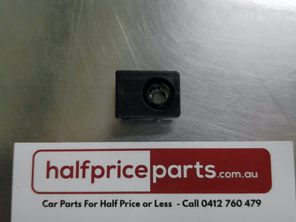 Holden RC Colorado/Frontera/RA Rodeo Genuine Mud Guard Lock Nut/Speed Nut New Part