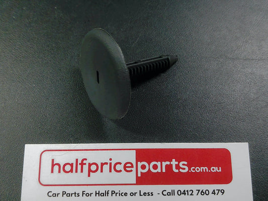 Holden VT/VX Commodore/Calais/VY Monaro/WH Statesman/Caprice Genuine Retainer Trim Clip New Part