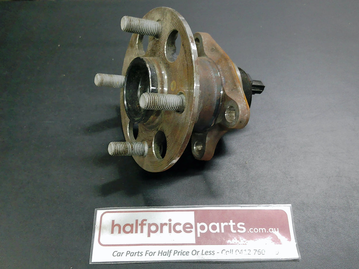Toyota Yaris Genuine Right Hand Rear ABS Hub And Shaft New Part