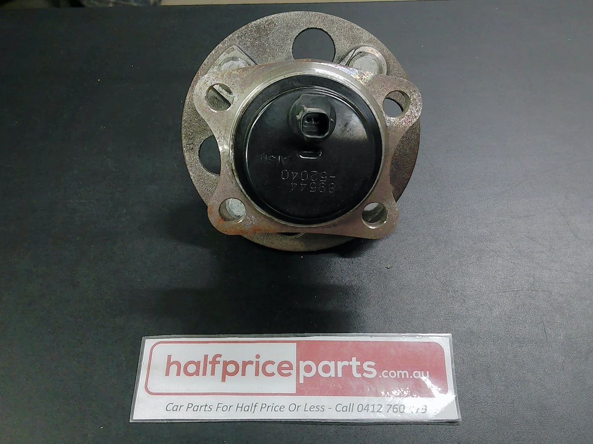 Toyota Yaris Genuine Right Hand Rear ABS Hub And Shaft New Part