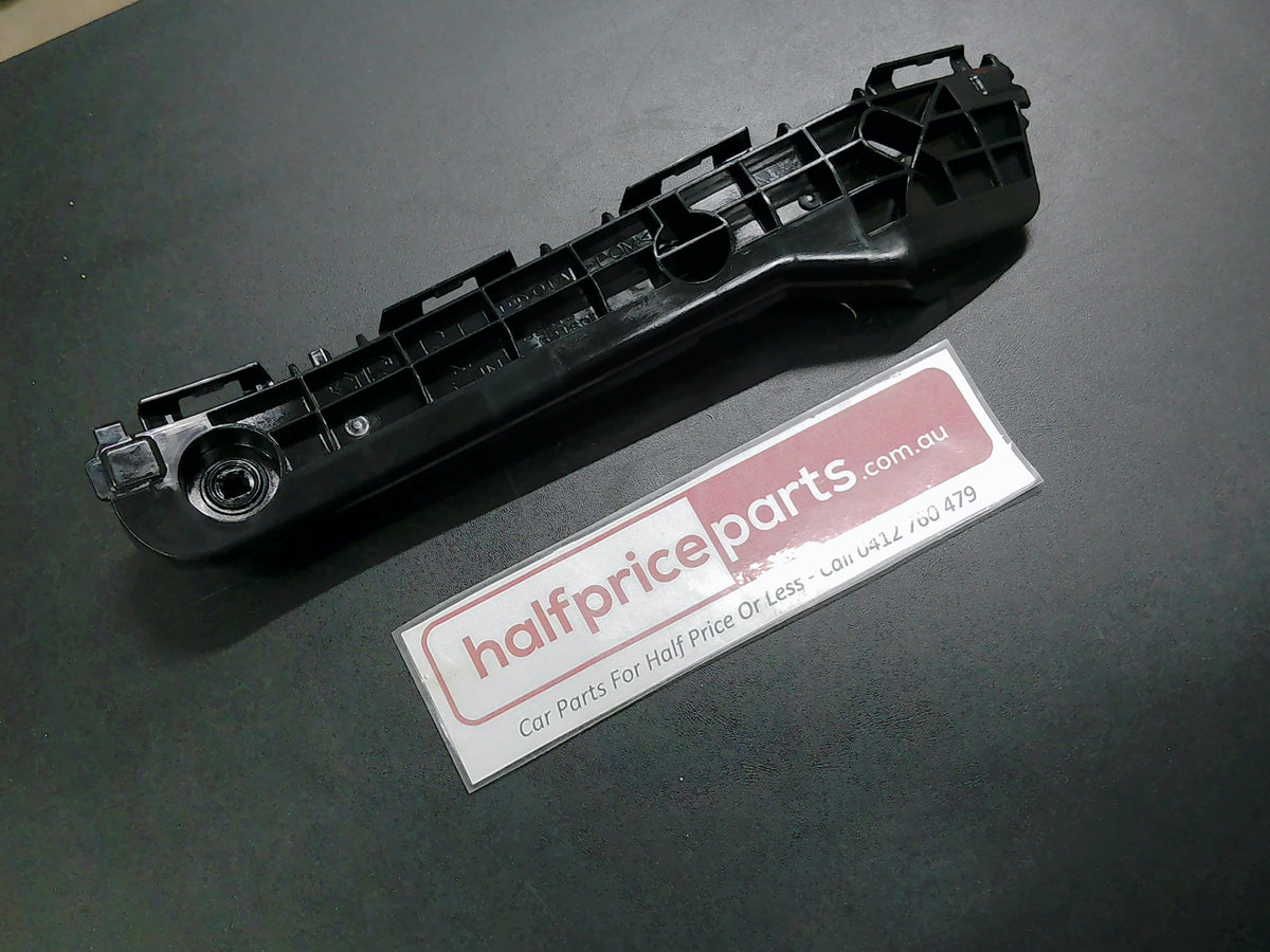 Toyota Pruis C Genuine Right Hand Rear Bumper Retainer New Part