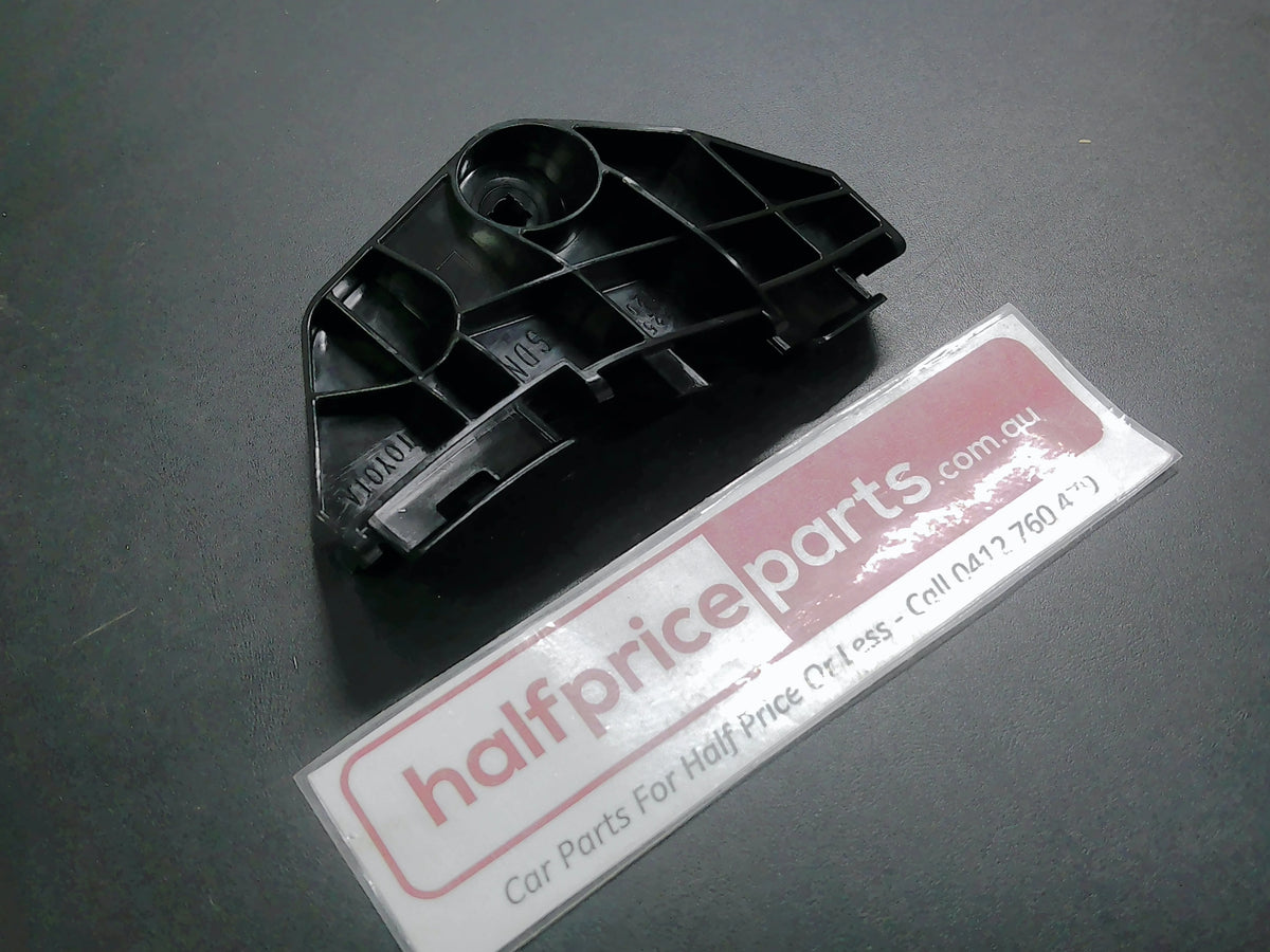 Toyota Corolla Genuine Left Hand Rear Upper Bar Retainer New Part