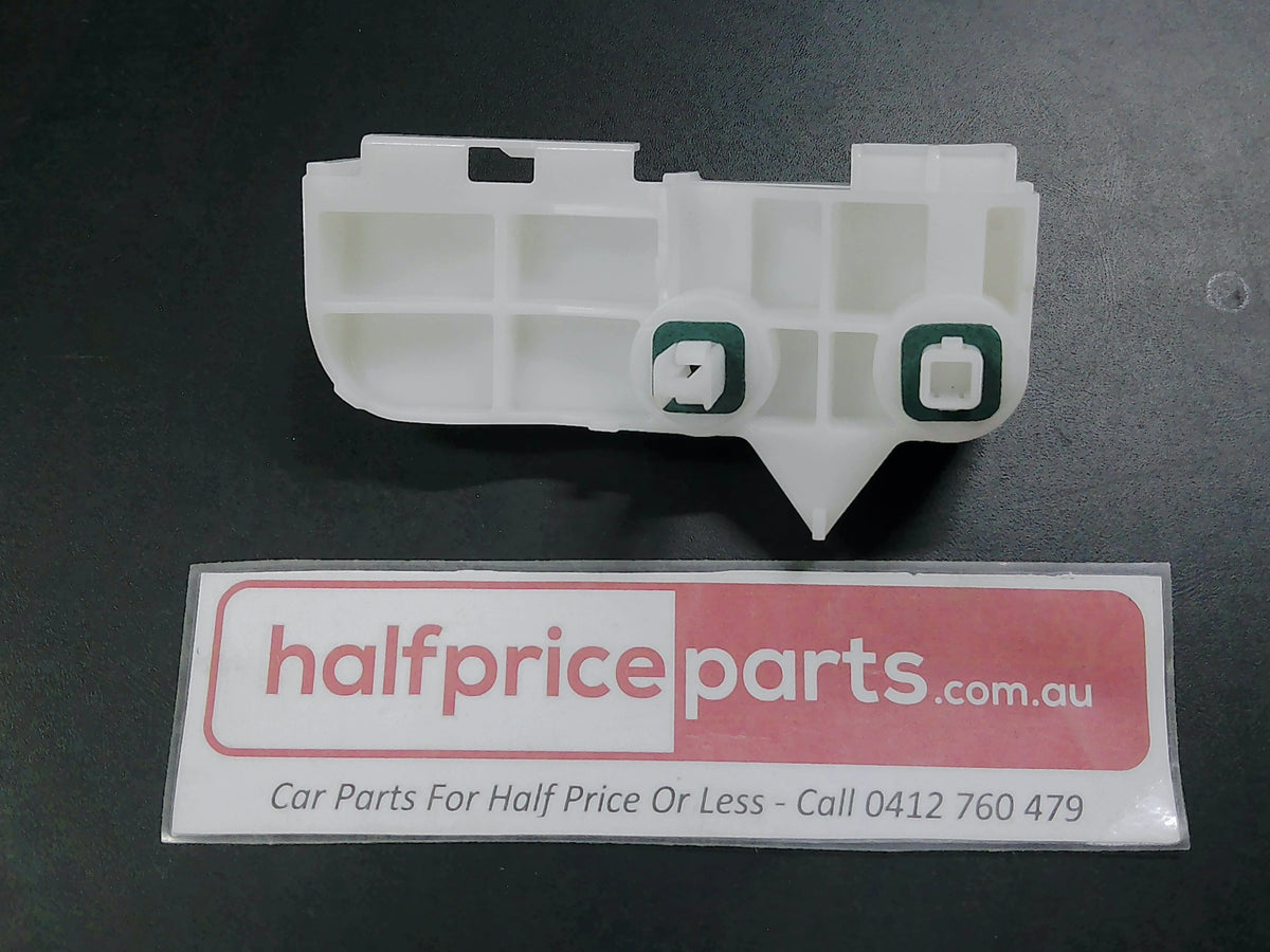 Toyota Corolla Genuine Right Hand Upper Rear Bumper Retainer New Part