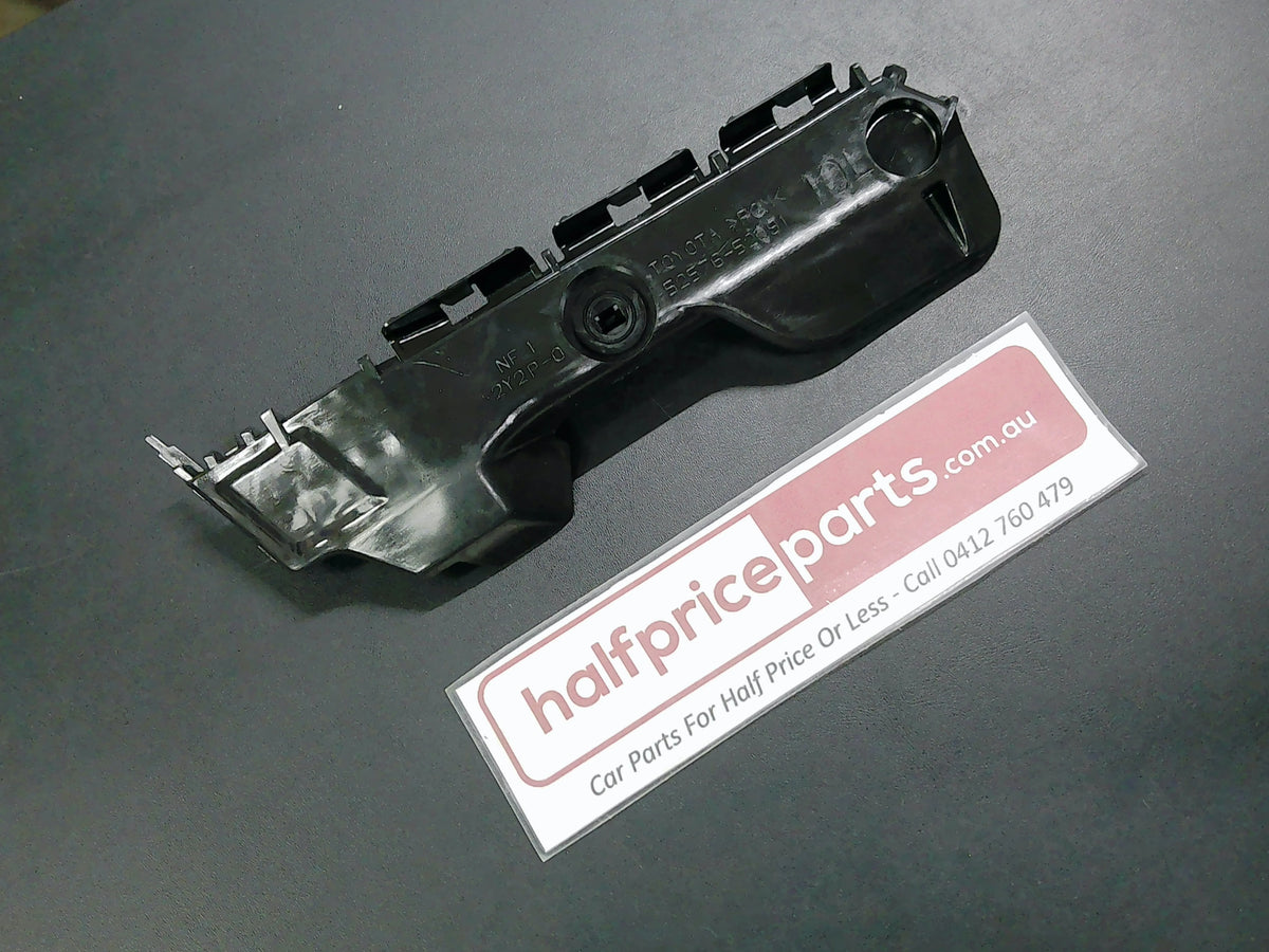 Toyota Yaris Genuine Left Hand Rear Bumper Bar Retainer New Part