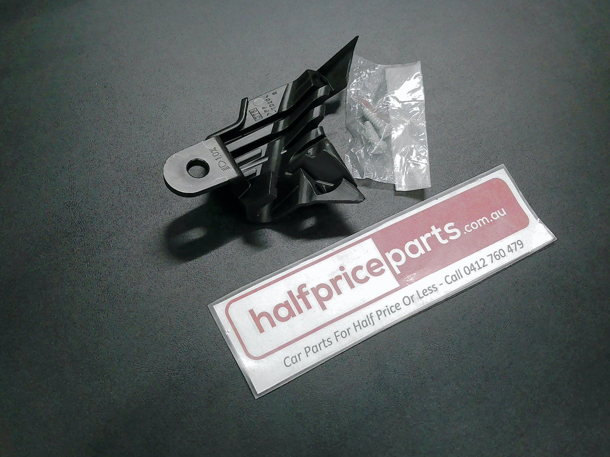 Toyota Yaris Genuine Right Hand Front Headlight Retainer New Part
