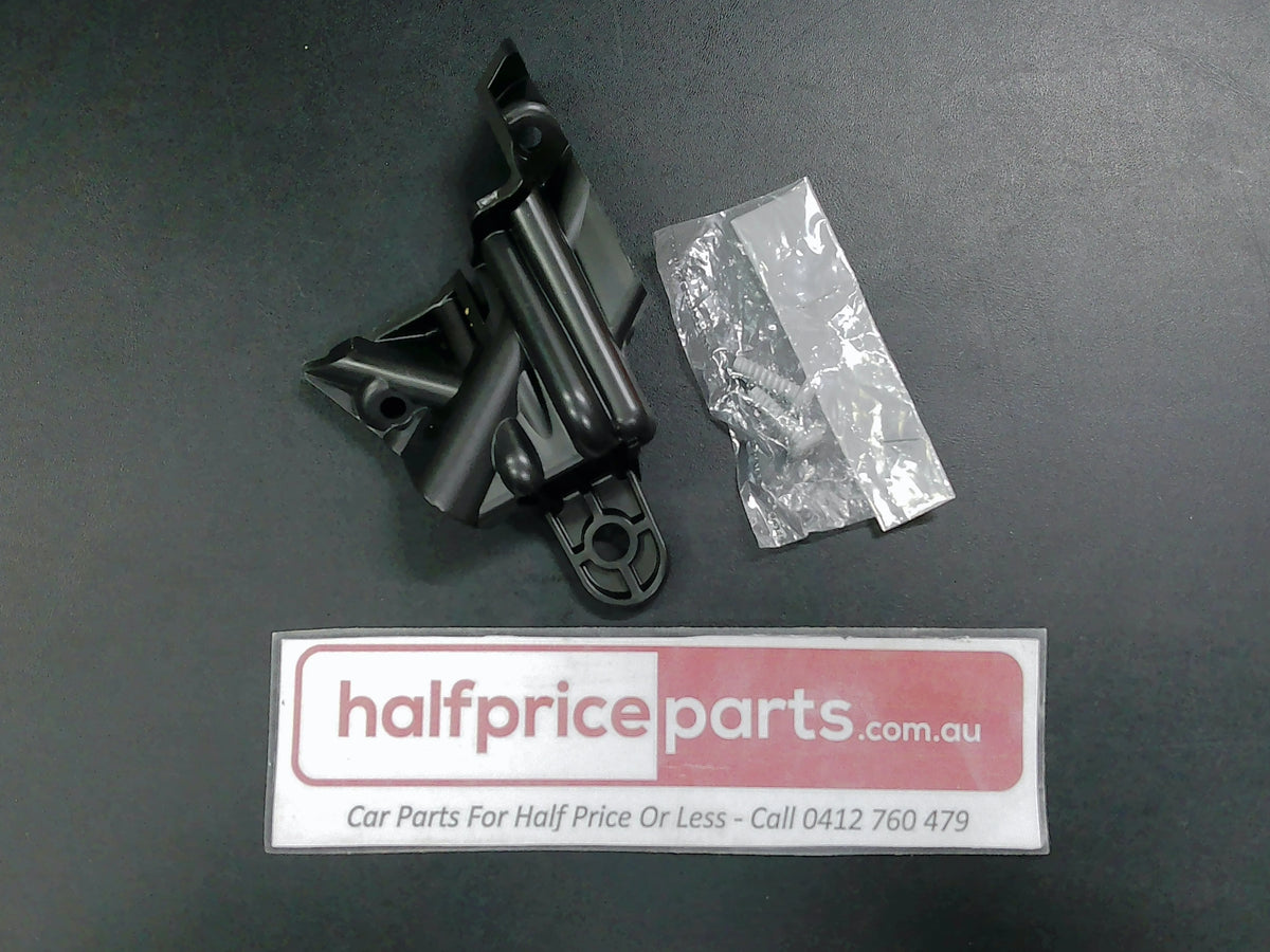 Toyota Yaris Genuine Right Hand Front Headlight Retainer New Part