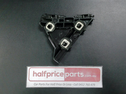 Toyota Camry Genuine Right Hand Rear Bumper Retainer New Part