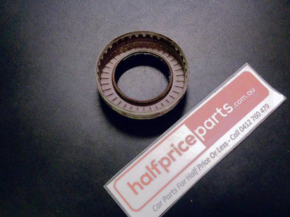 Toyota Camry/Aventis/Caldina/Rav4 Genuine Left Hand Front Drive Shaft Seal New Part.