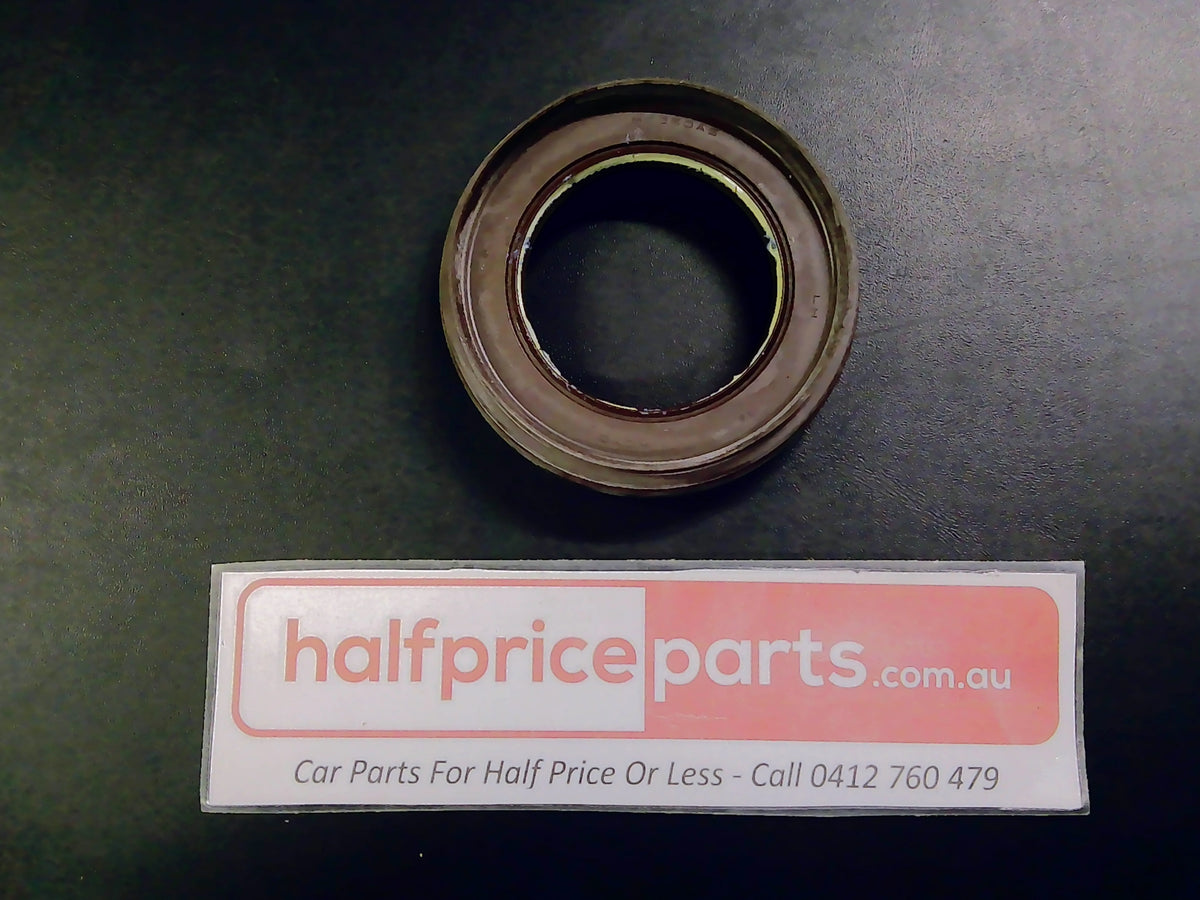 Toyota Camry/Aventis/Caldina/Rav4 Genuine Left Hand Front Drive Shaft Seal New Part.