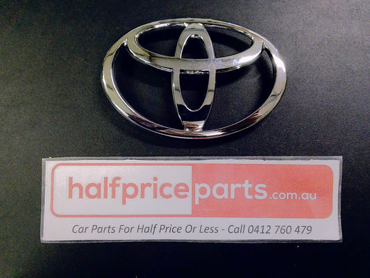 Toyota Hiace Genuine Front Grille Chrome Emblem New Part