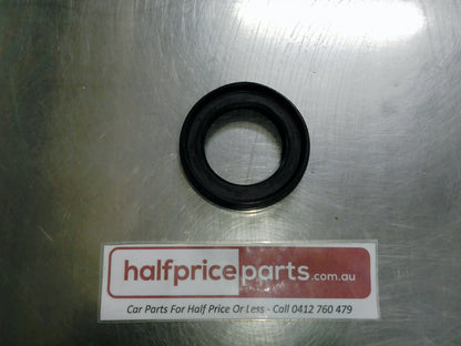 Toyota Genuine Front Left Hand Drive Shaft Oil Seal Suits Lexus/Toyota New Part