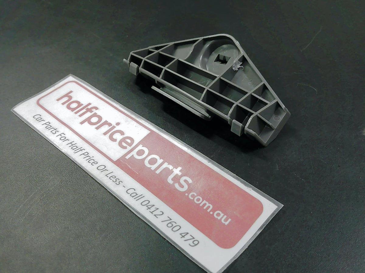 Toyota Avensis Genuine Right Hand Rear No.2 Bumper Bracket New Part