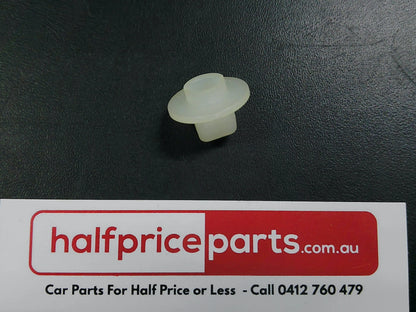 Toyota Corolla/Camry Genuine Front Bumper Bar Screw Gromet New Part