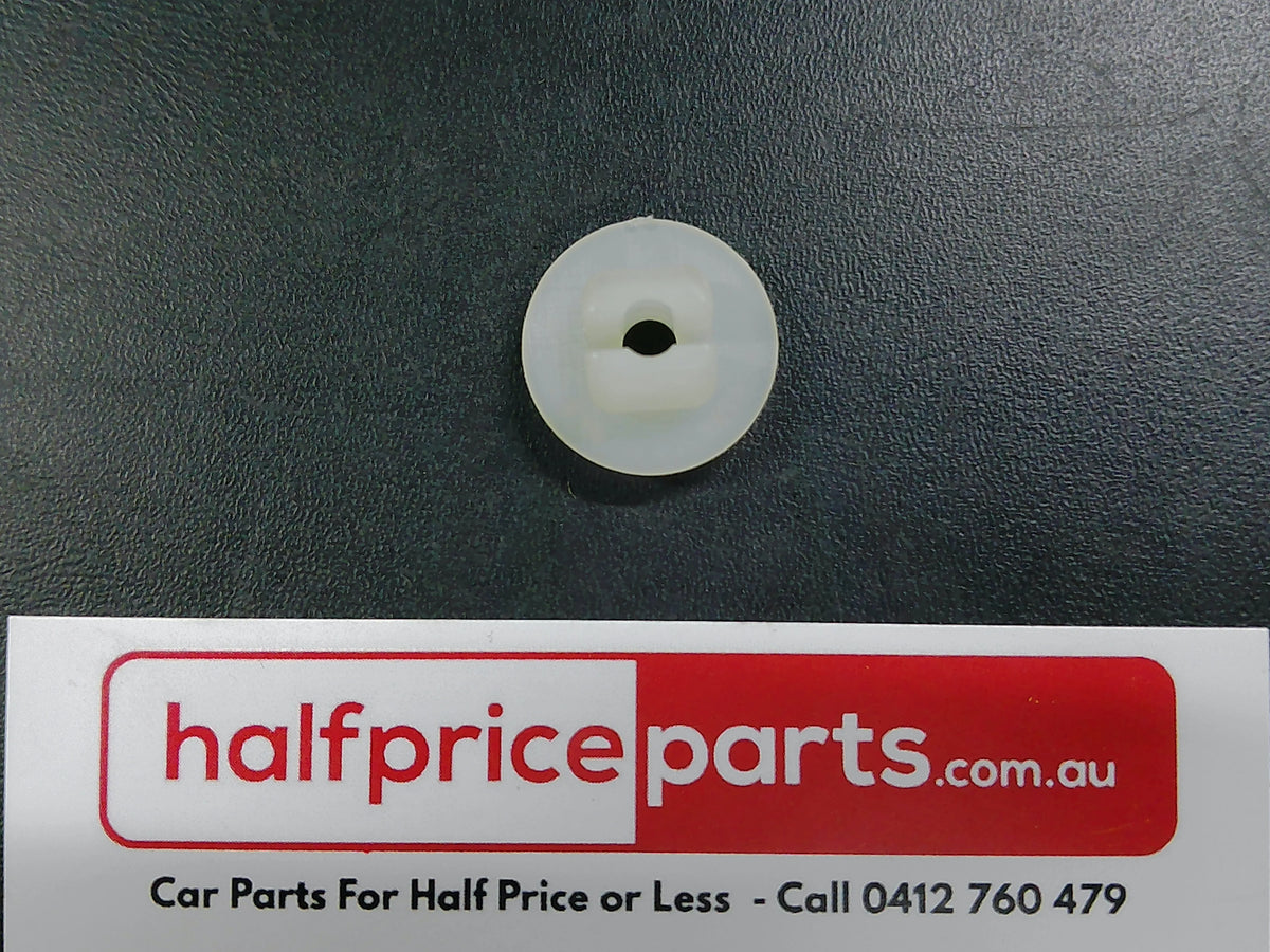Toyota Corolla/Camry Genuine Front Bumper Bar Screw Gromet New Part