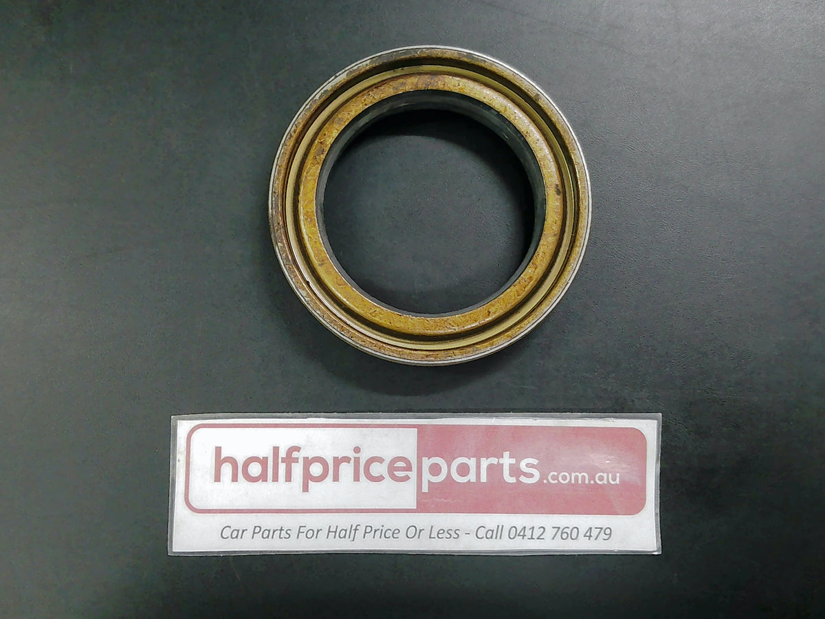 Toyota Coaster Bus/Dyna Genuine Rear Hub Seal New Part