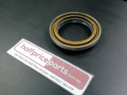 Toyota Coaster Bus/Dyna Genuine Rear Hub Seal New Part