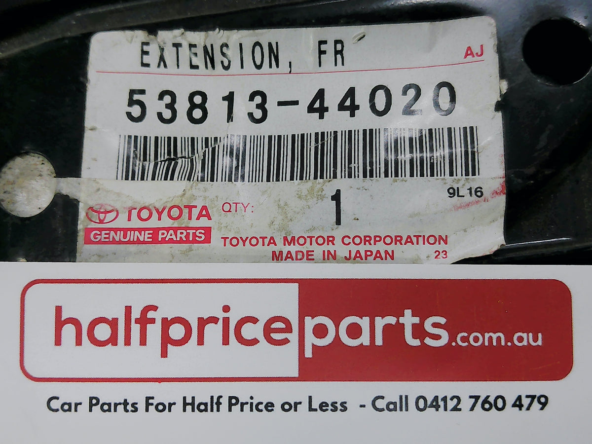 Toyota Avensis Verso Genuine Front Right Hand Bumper/Guard Bracket New Part