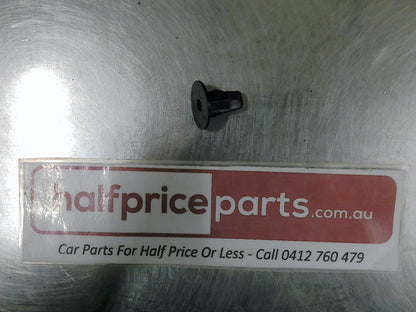 Toyota Corolla/Rav4/Hilux/Yaris/Landcruiser/Prado/Echo/Celica Genuine Guard Liner Clip/Grommet New Part