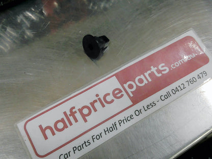 Toyota Corolla/Rav4/Hilux/Yaris/Landcruiser/Prado/Echo/Celica Genuine Guard Liner Clip/Grommet New Part
